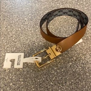 Michaels Kors brown and black reversible belt